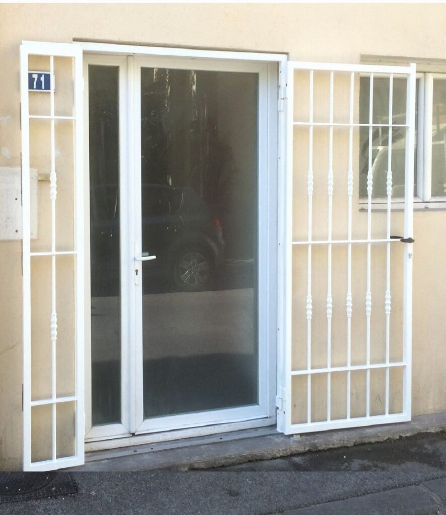 Dettaglio di inferriata in ferro realizzata su misura