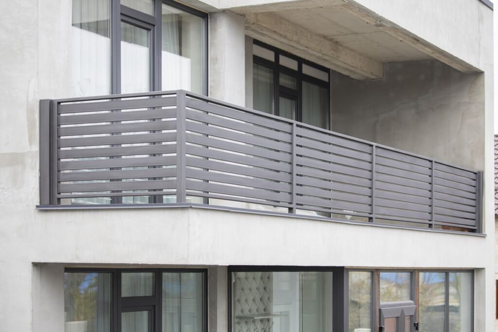 Installazione ringhiere per balconi Macerata