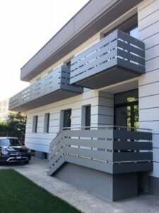 Ringhiere e parapetti per balconi Macerata