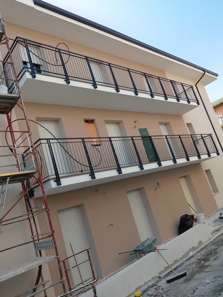 Ringhiere metalliche realizzate per balconi