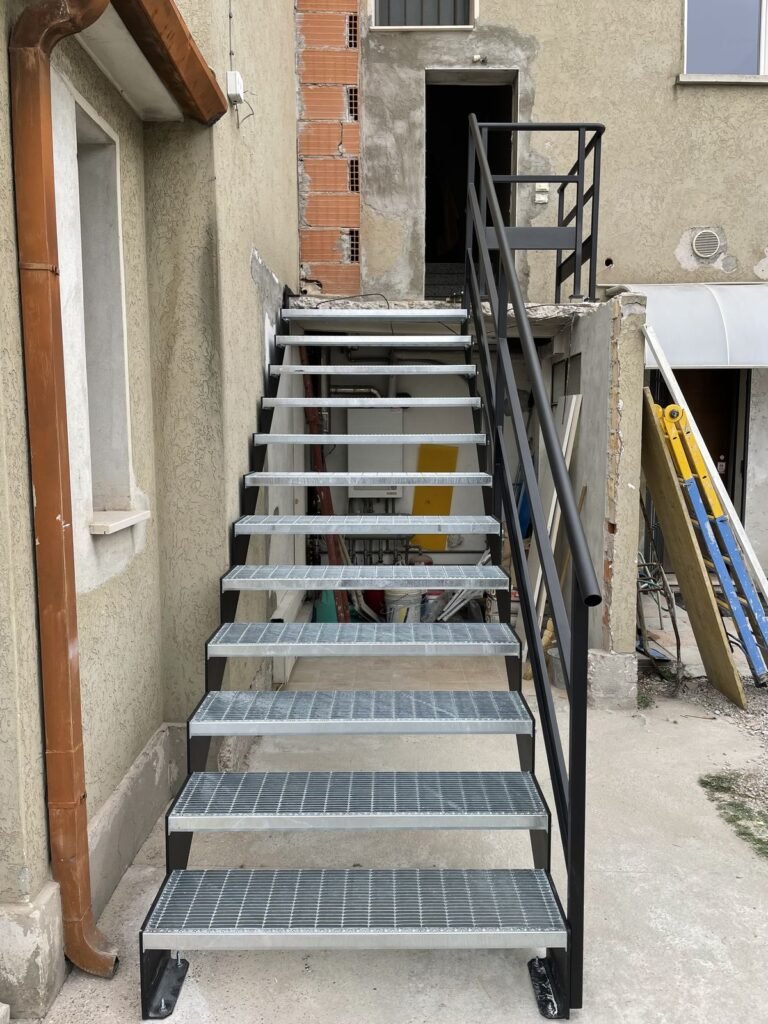 Scale in ferro Macerata per interni