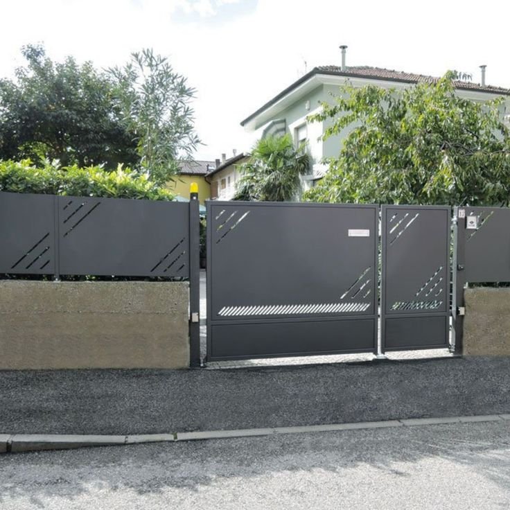 Cancello carrabile in ferro per ingresso residenziale